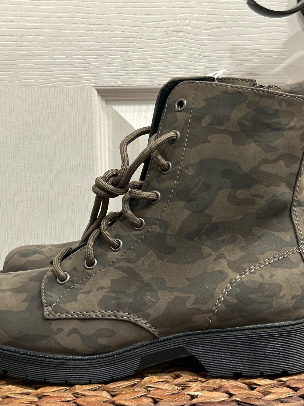 Time and Tru Women’s Olive Camo Lace-Up Combat Boots - Picture 2 of 5